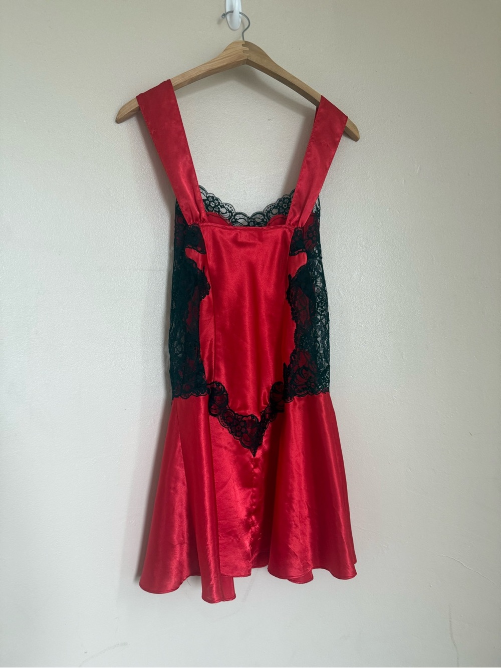 Victoria’s Secret Vintage Valentine’s Day Rare Red Heart Set w/ Robe & Chemise - Picture 5 of 13